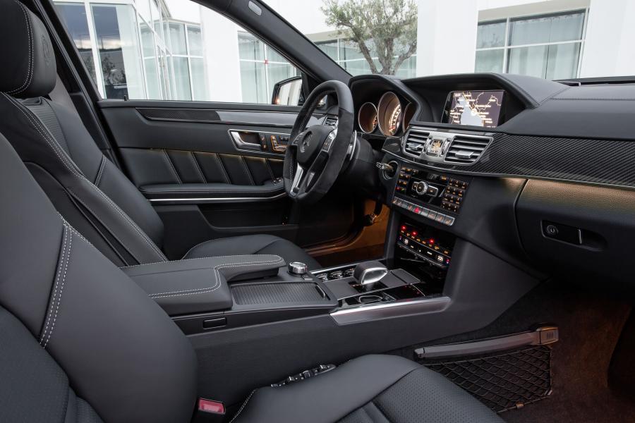  Mercedes-Benz E63 AMG Estate 2013 года  (фото 2 из 18)